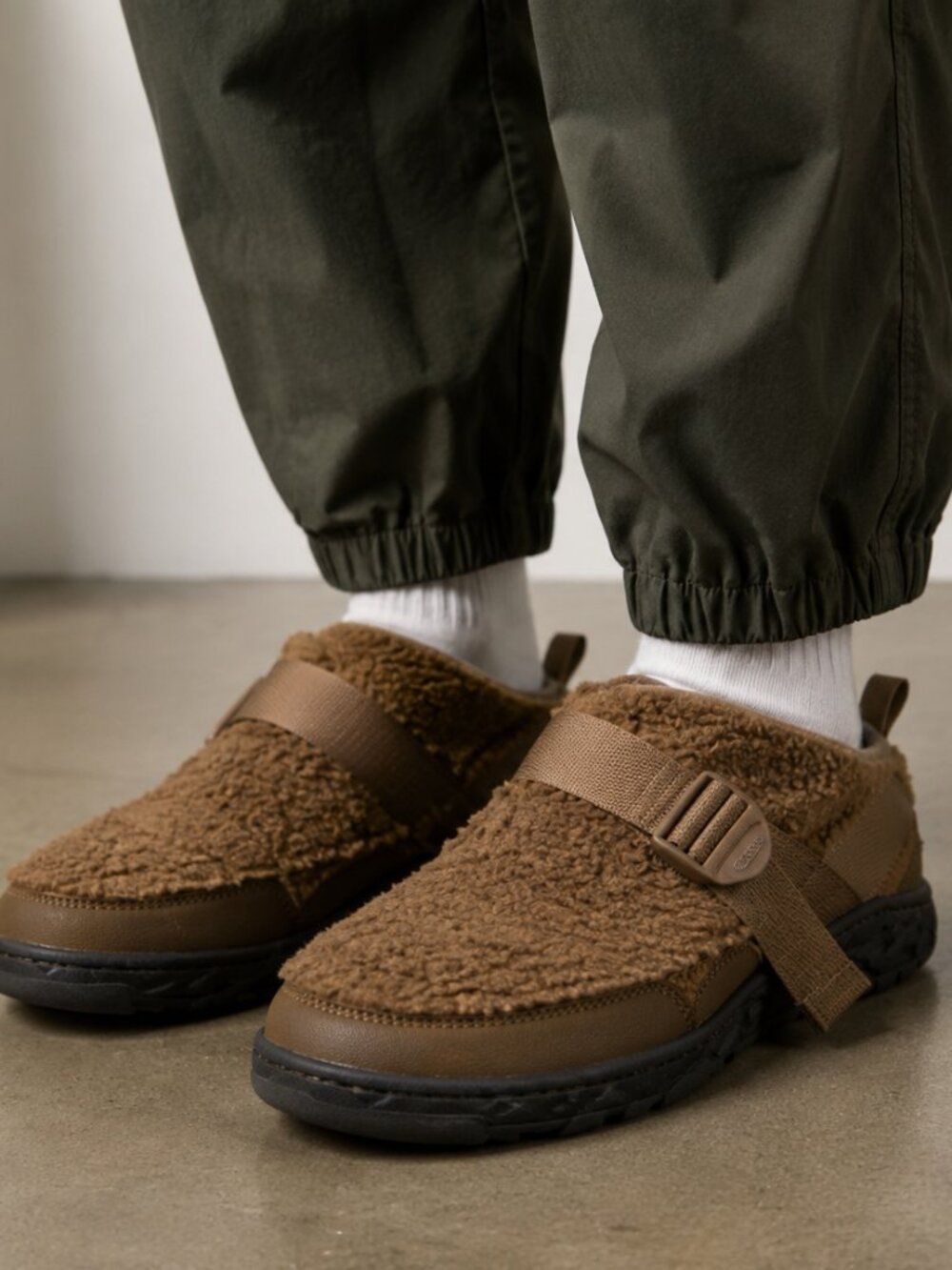 Chaco Ramble Fluff Men's Size 11 Brown Fleece Mule Clogs Cozy Outdoor Shoes